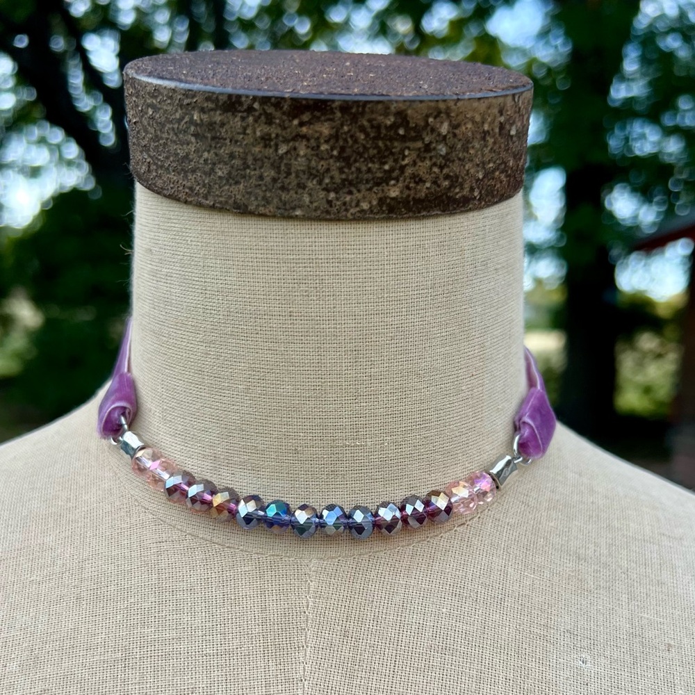 1946 Violet Velvet Choker